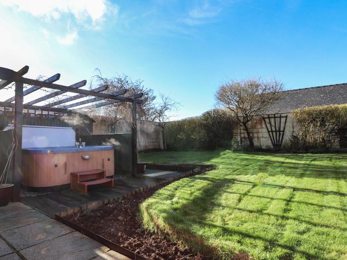 Y Stabl Villa Fishguard Exterior photo